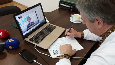 У Франківську писали ювілейний радіодиктант