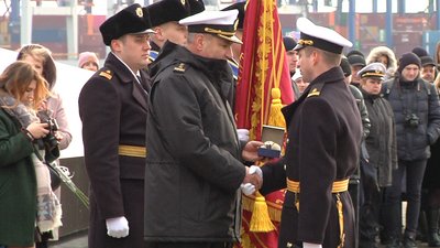 В Одесі випустилися 48 військових моряків, серед них колишні полонені РФ В Одесі випустилися 48 військових моряків, серед них колишні полонені РФ