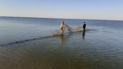 Водні поліцейські Херсонщини попередили завдання збитків державі на понад 100 тисяч гривень Водні поліцейські Херсонщини попередили завдання збитків державі на понад 100 тисяч гривень