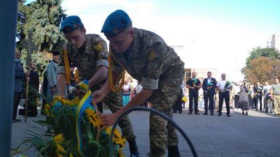 "Поки ми живі, будемо добиватися, щоб винні були покарані", - захисник України, у день пам'яті "Поки ми живі, будемо добиватися, щоб винні були покарані", - захисник України, у день пам'яті