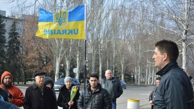 Володимир Рибак біля пам'ятника Шевченку у Горлівці, 2014 рік Володимир Рибак біля пам'ятника Шевченку у Горлівці, 2014 рік