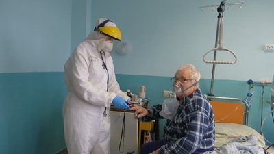 "Усі киснезалежні". Яка ситуація з хворими на COVID-19 у Барській міській лікарні на Вінниччині "Усі киснезалежні". Яка ситуація з хворими на COVID-19 у Барській міській лікарні на Вінниччині