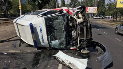 В Одесі карета "швидкої" потрапила в ДТП: травмувався медик