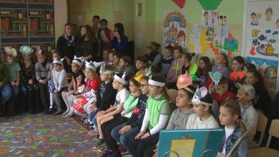 Запорізька інклюзивна школа відкрила "QR-бібліотеку" та показала як навчає дітей Запорізька інклюзивна школа відкрила "QR-бібліотеку" та показала як навчає дітей