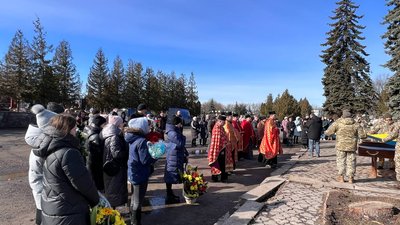 У Тернополі попрощалися із загиблим бійцем Василем Огірком У Тернополі попрощалися із загиблим бійцем Василем Огірком
