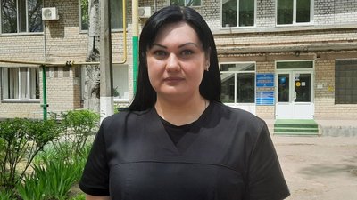 Щороку 12 травня відзначають Міжнародний день медичної сестри. Дар'я Поспєлова працює в Миколаївській обласній дитячій лікарні, медсестра під час повномасштабного вторгнення залишалася на робочому місці, попри російські обстріли.