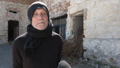 На Тернопільщині під час толоки прибрали замок На Тернопільщині під час толоки прибрали замок