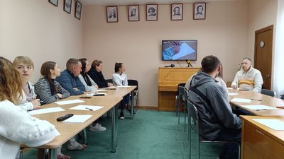 На Хмельниччині долучилися до написання Радіодиктанту національної єдності-2023, 27 жовтня 2023. Фото: Наталія Сідова/Суспільне Хмельницький На Хмельниччині долучилися до написання Радіодиктанту національної єдності-2023, 27 жовтня 2023. Фото: Наталія Сідова/Суспільне Хмельницький