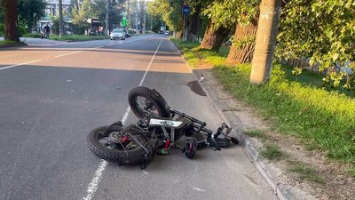 У Хмельницькому встановлюють обставини травмування водія електровелосипеда