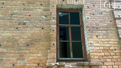 Пошкоджена амбулаторія, лінія електромережі та вбита коза — наслідки обстрілу росіянами села Юнаківка на Сумщині