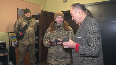 Дрон, біноклі та тепловізор: благодійники передали бійцям волинської бригади допомогу Дрон, біноклі та тепловізор: благодійники передали бійцям волинської бригади допомогу