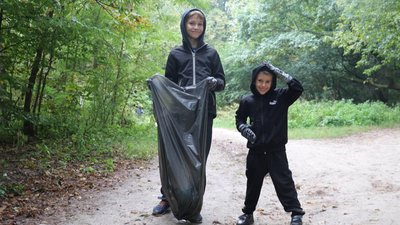 "World cleanup day" – у Житомирі зібрали понад 100 кілограмів сміття