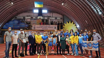 Оновлений легкоатлетичний манеж відкрили в Миколаєві