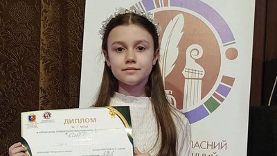 8-річна Софія Подолянчук з Хмельницького з шести років займається літературною діяльністю