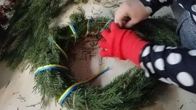 "Різдвяний вінок для героя": вінничани долучилися до всеукраїнської акції "Різдвяний вінок для героя": вінничани долучилися до всеукраїнської акції