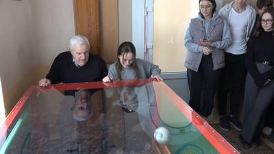 "Такого в нашому місті ще не було": в тернопільській школі встановили новий атракціон "Такого в нашому місті ще не було": в тернопільській школі встановили новий атракціон