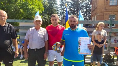 У Дмитрівській громаді на Кіровоградщині відбувся турнір з мініфутболу у пам’ять про загиблого бійця Олександра Катану У Дмитрівській громаді на Кіровоградщині відбувся турнір з мініфутболу у пам’ять про загиблого бійця Олександра Катану