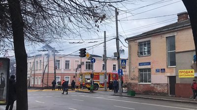 У Житомирі сталася пожежа в офісній будівлі релігійної організації У Житомирі сталася пожежа в офісній будівлі релігійної організації