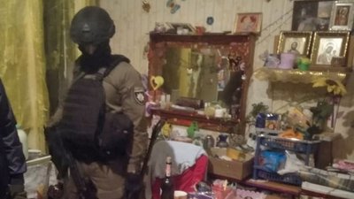 На Житомирщині у поселенки санаторію вилучили партію наркотиків На Житомирщині у поселенки санаторію вилучили партію наркотиків