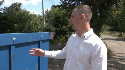 На Рівненщині у селах встановили контейнери для сміття. Селяни відреагували На Рівненщині у селах встановили контейнери для сміття. Селяни відреагували