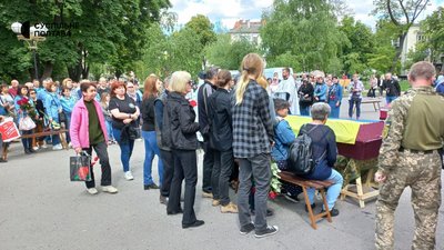 «Чому такі гинуть?»: у Полтаві попрощалися з двома бійцями, які полягли на війні «Чому такі гинуть?»: у Полтаві попрощалися з двома бійцями, які полягли на війні