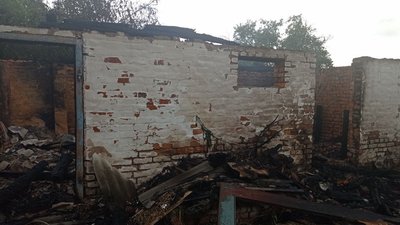 "Таке враження, що все розривається" — мешканці села Кружок на Сумщині розповіли про наслідки російських обстрілів "Таке враження, що все розривається" — мешканці села Кружок на Сумщині розповіли про наслідки російських обстрілів