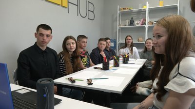 "Vseli Hub": в селі на Чернігівщині в приміщенні старої бібліотеки створили молодіжний простір "Vseli Hub": в селі на Чернігівщині в приміщенні старої бібліотеки створили молодіжний простір