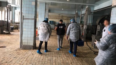 Прокуратура оголосила підозру державному ветлікарю через постачання неякісного м'яса військовим