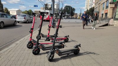 Правила для електросамокатів у Луцьку: позиція влади, патрульних і власника прокату Правила для електросамокатів у Луцьку: позиція влади, патрульних і власника прокату