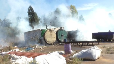 На підприємстві у Житомирі вибухнула 200-літрова бочка – трьох людей госпіталізували з опіками На підприємстві у Житомирі вибухнула 200-літрова бочка – трьох людей госпіталізували з опіками