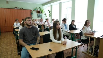 День знань в умовах війни. У 403 школах Кіровоградщини пролунав перший дзвінок День знань в умовах війни. У 403 школах Кіровоградщини пролунав перший дзвінок
