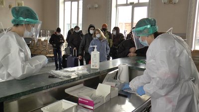У понад десятка пасажирів поїздів, які повернулися до Полтави із "червоної" зони, виявили COVID У понад десятка пасажирів поїздів, які повернулися до Полтави із "червоної" зони, виявили COVID