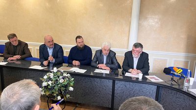 Почаївська лавра: шляхи розірвання договору оренди з УПЦ МП Почаївська лавра: шляхи розірвання договору оренди з УПЦ МП
