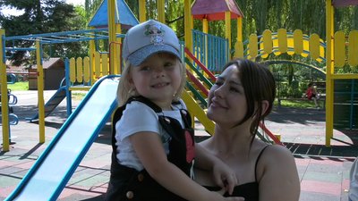 "Я завжди думала, що одинокі люди не можуть створювати прийомні сім'ї". Мукачівка стала прийомною мамою трьох дівчат "Я завжди думала, що одинокі люди не можуть створювати прийомні сім'ї". Мукачівка стала прийомною мамою трьох дівчат