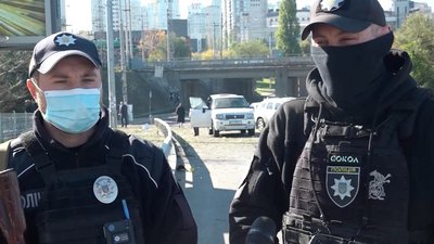 Перекривали дорогу і побачили у небі "мопед": поліцейські розповіли, як збивали дрони над Києвом