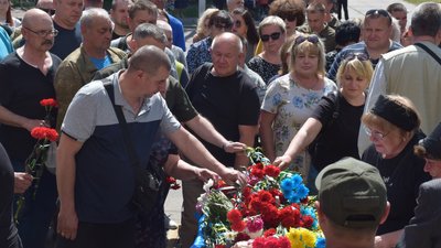 У Шостці на Сумщині поховали майора Євгена Столярова У Шостці на Сумщині поховали майора Євгена Столярова