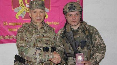 Олександр Ковальський, боєць із Запорізької області, отримав медаль "Захиснику України"