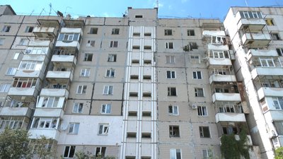 "Я вже пожила, мені за діток страшно". Мешканці Степногірська розповіли про життя під обстрілами