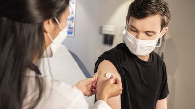 У Полтаві тимчасово не працюватиме центр масової вакцинації від COVID-19