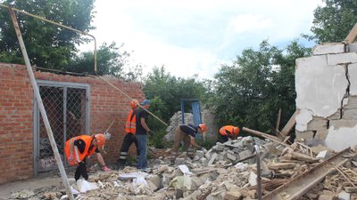 11 виїздів здійснили добробати для відбудови зруйнованого армією РФ на Сумщині 11 виїздів здійснили добробати для відбудови зруйнованого армією РФ на Сумщині
