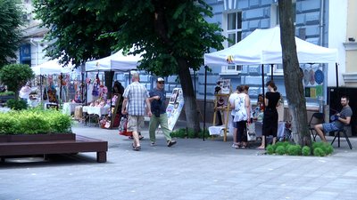 На День Конституції у Житомирі працювало містечко народних ремесел із майстер-класами На День Конституції у Житомирі працювало містечко народних ремесел із майстер-класами