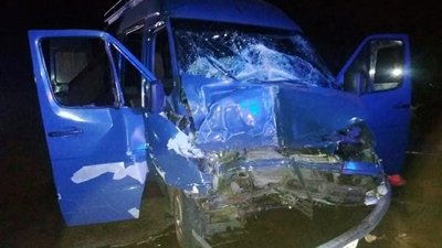На Миколаївщині на трасі М-14 сталася аварія. П’ять людей травмовано