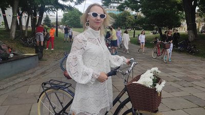 Учасниця "Велопараду дівчат" Олена Чабан Учасниця "Велопараду дівчат" Олена Чабан