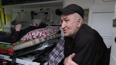 З прикордонної Семенівки, що на Чернігівщині, евакуювали маломобільних підопічних терцентру соціального обслуговування З прикордонної Семенівки, що на Чернігівщині, евакуювали маломобільних підопічних терцентру соціального обслуговування