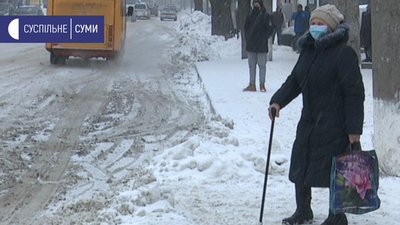 У Сумах понад 50 зупинок залишаються не розчищеними У Сумах понад 50 зупинок залишаються не розчищеними