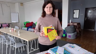 У десяти громадах Волині зібрали тисячу листів від дітей і молоді для військових