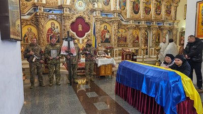 У Полтаві попрощались із військовим Максимом Пушкарем, який поліг захищаючи Україну