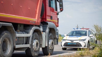 Вантажівка, поліція, обмеження руху, спека, Франківщина
