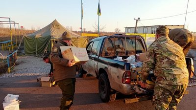 Тернопільські волонтери відвезли допомогу на схід Тернопільські волонтери відвезли допомогу на схід