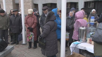 Біля мерії Дніпра жителі лівого берега мітингували через теплопостачання (ОНОВЛЕНО)